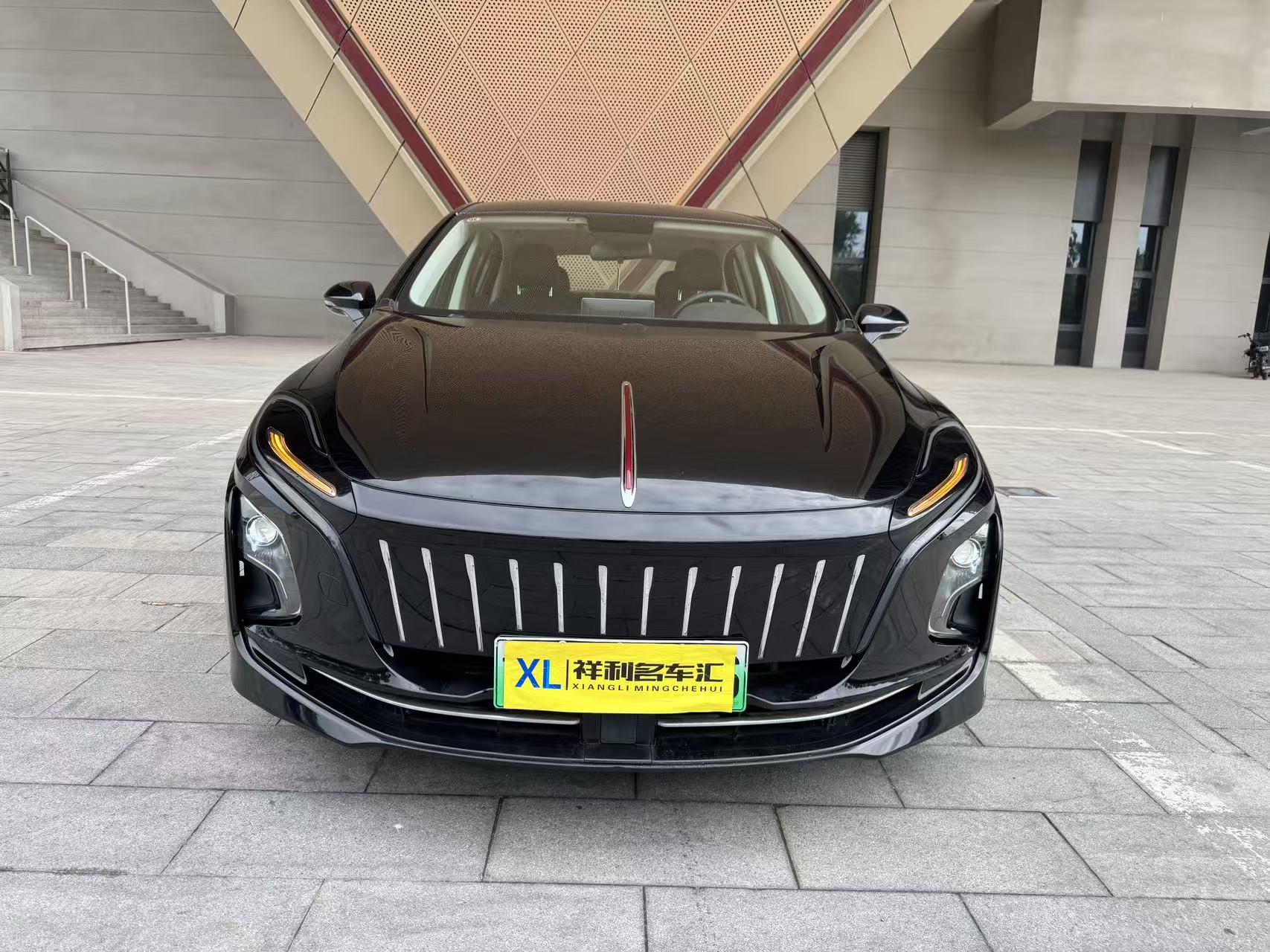 Hongqi E-QM5 2023 thumb 9