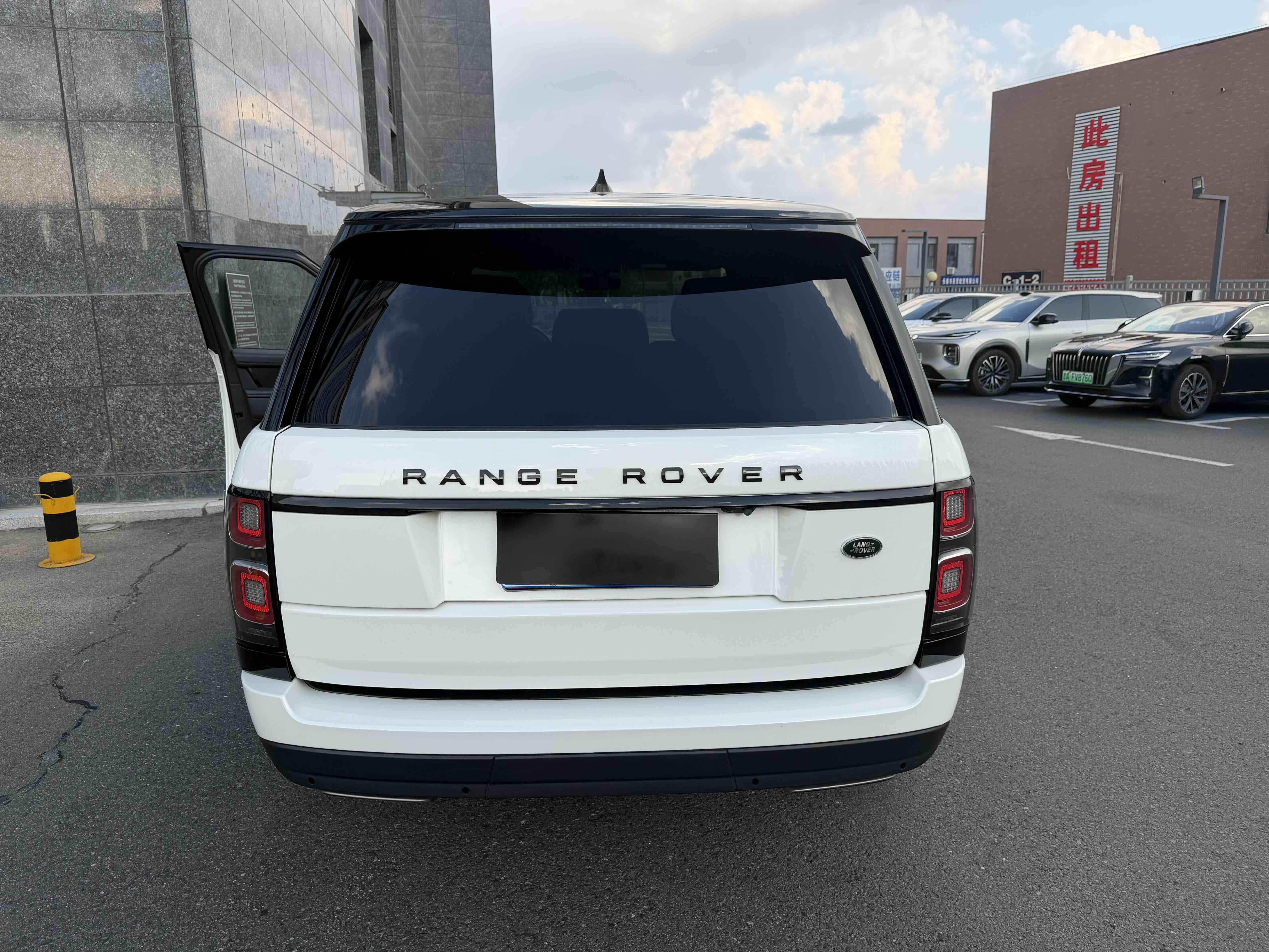 Land Rover Range Rover 2019 thumb 3