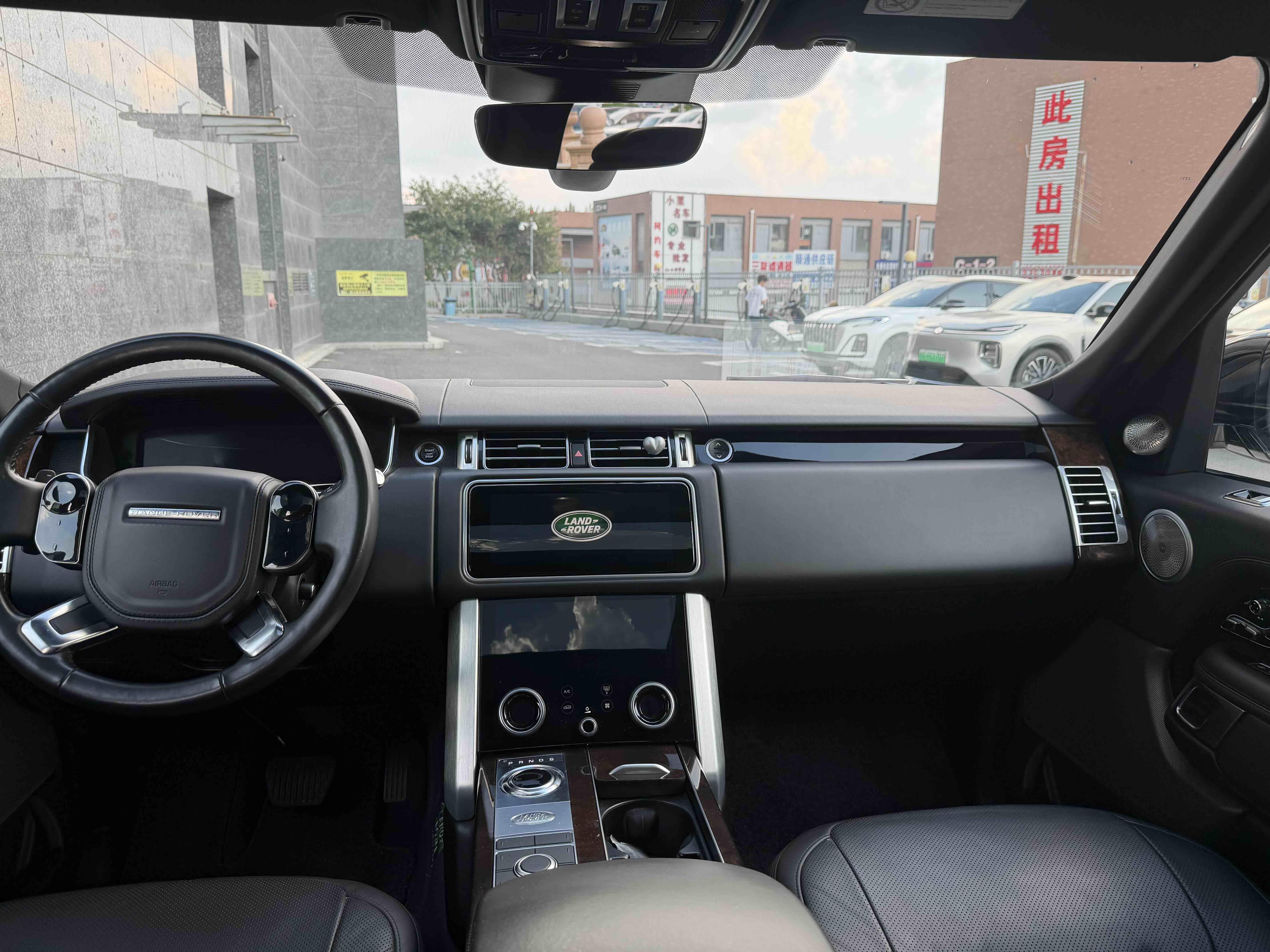 Land Rover Range Rover 2019 thumb 8