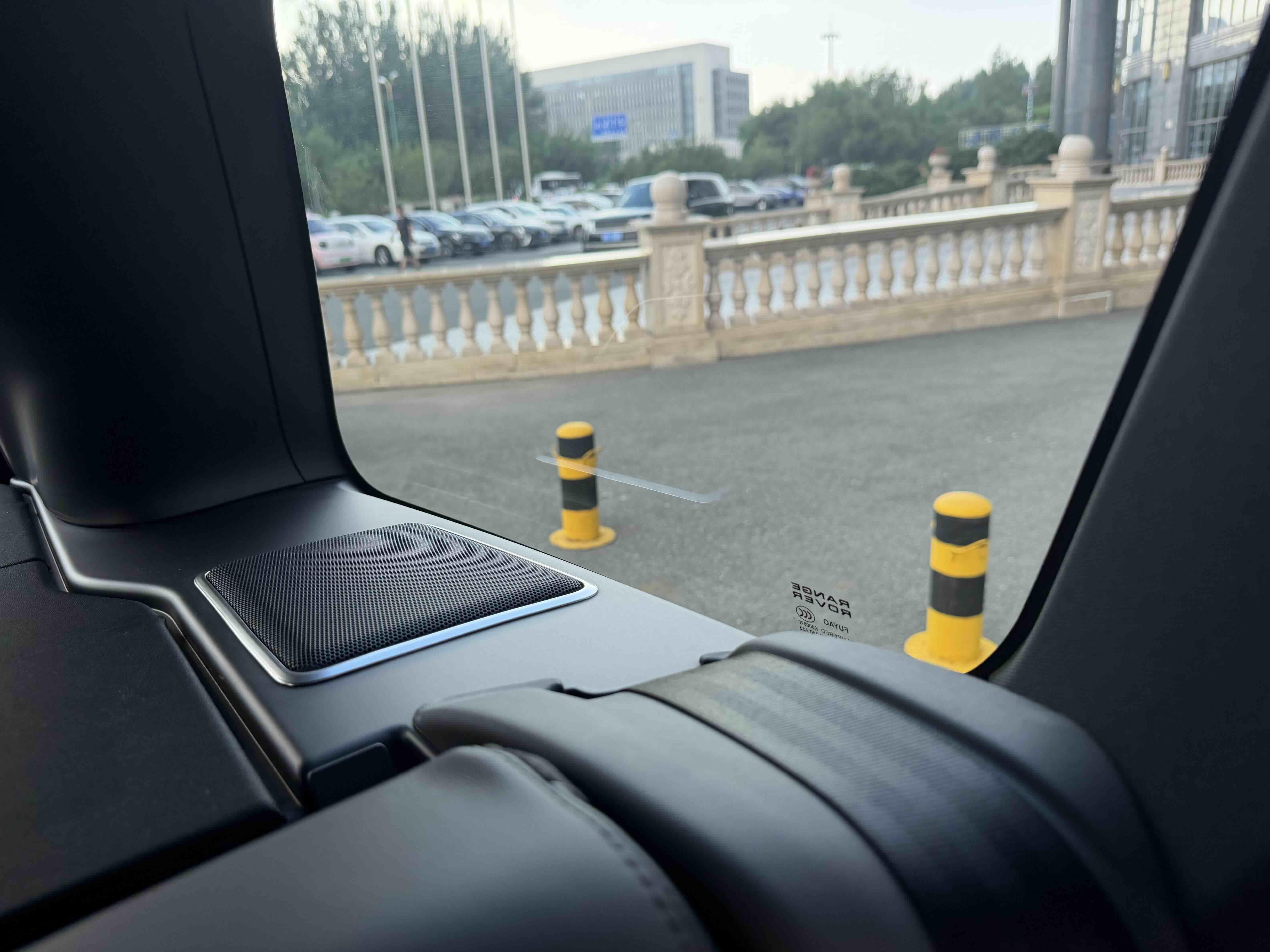 Land Rover Range Rover 2019 thumb 9