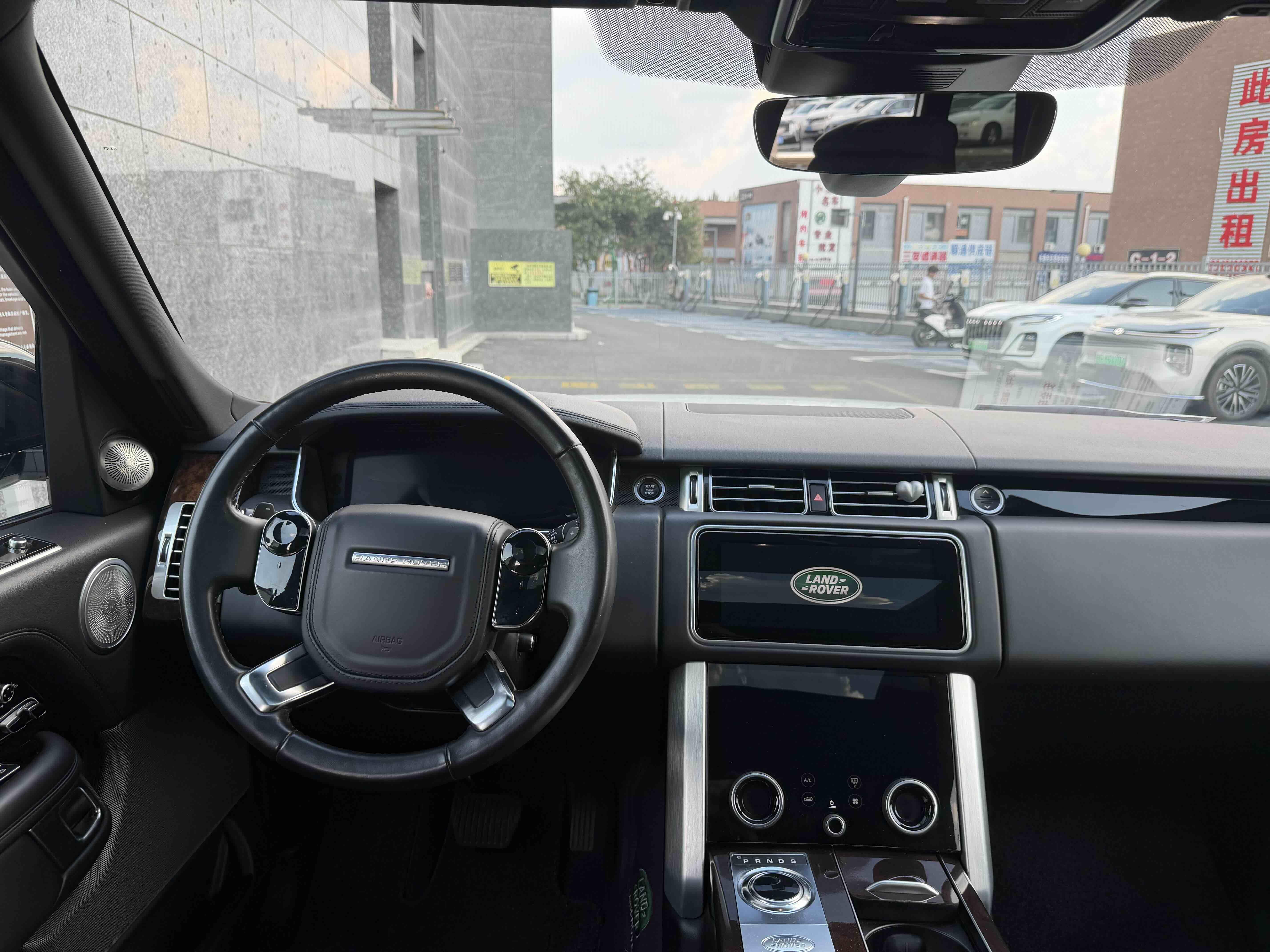 Land Rover Range Rover 2019 thumb 10