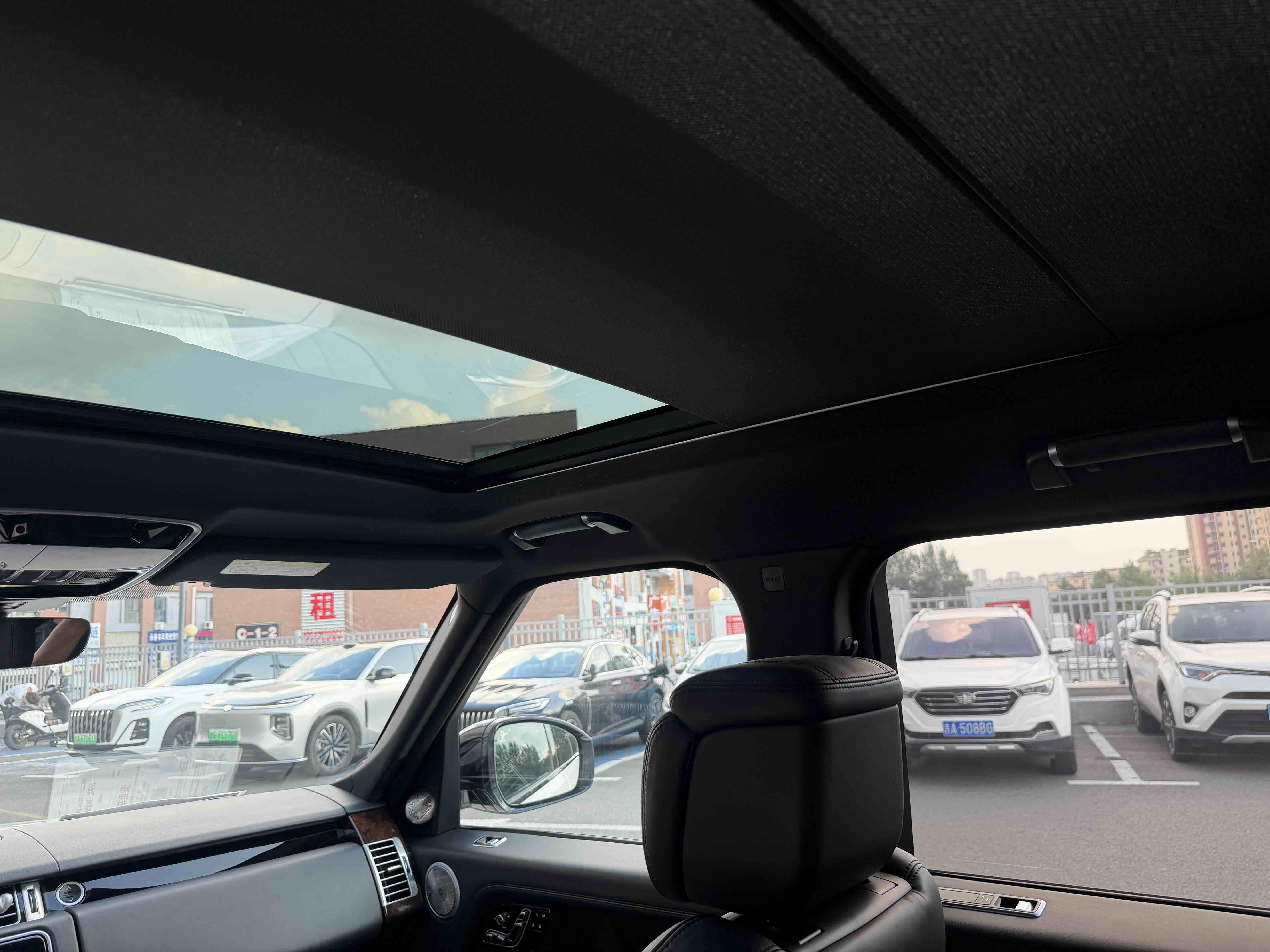 Land Rover Range Rover 2019 thumb 11