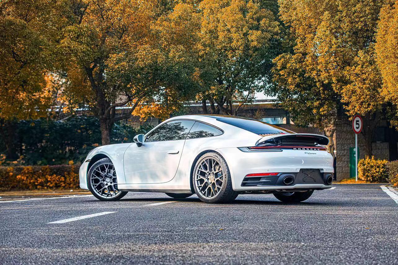 Porsche 911 2023 thumb 2