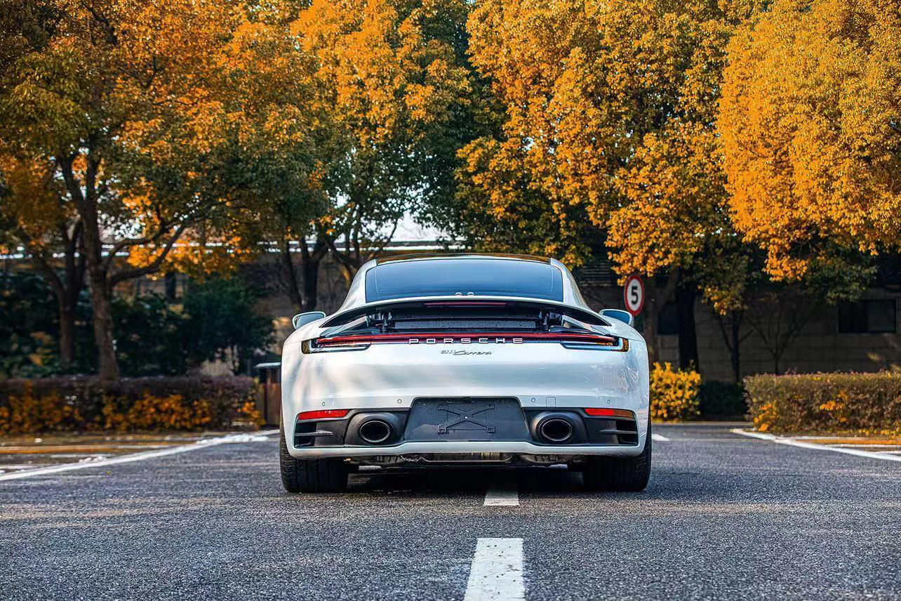 Porsche 911 2023 thumb 3