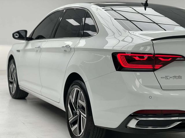 Volkswagen Sagitar 2023 thumb 7