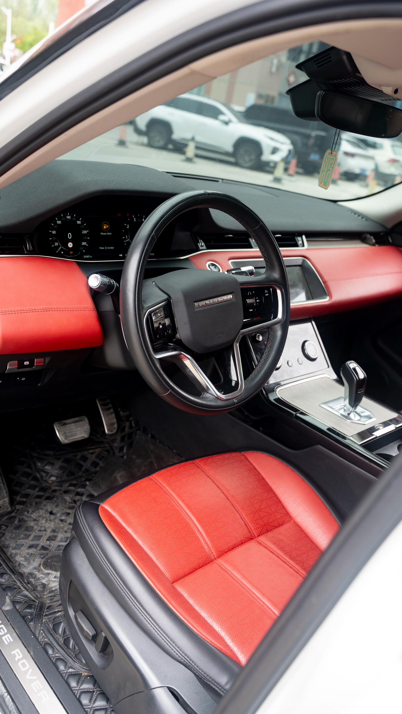 Land Rover Evoque 2021 thumb 9
