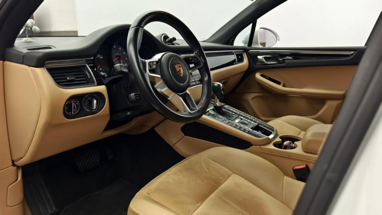 Porsche Macan 2017 thumb 10