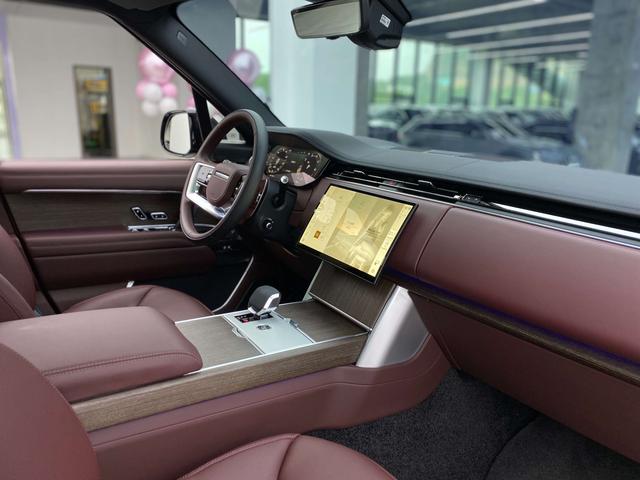 Land Rover Range Rover 2025 thumb 6