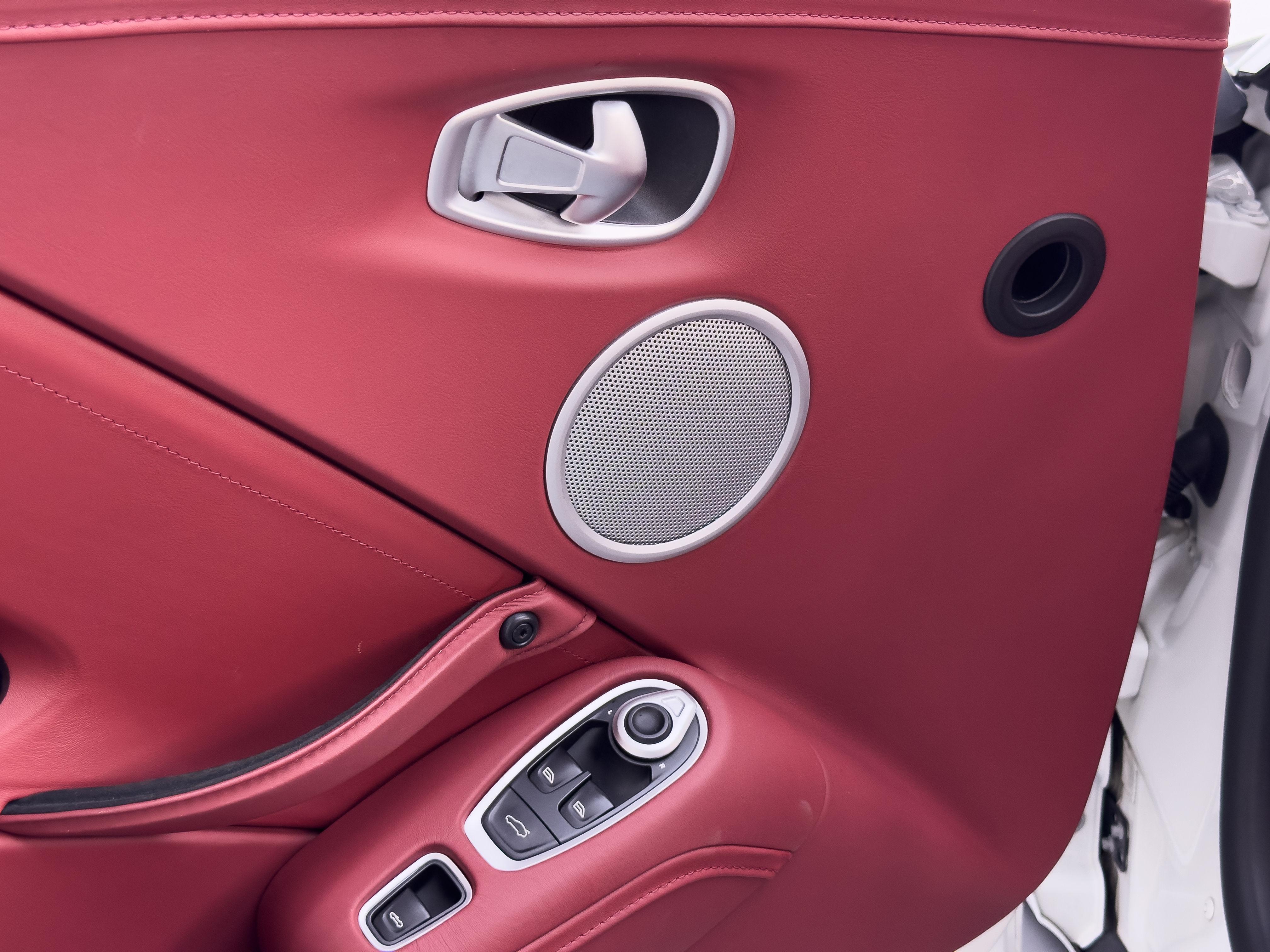 Aston Martin Vantage 4.0T V8 2022 thumb 7