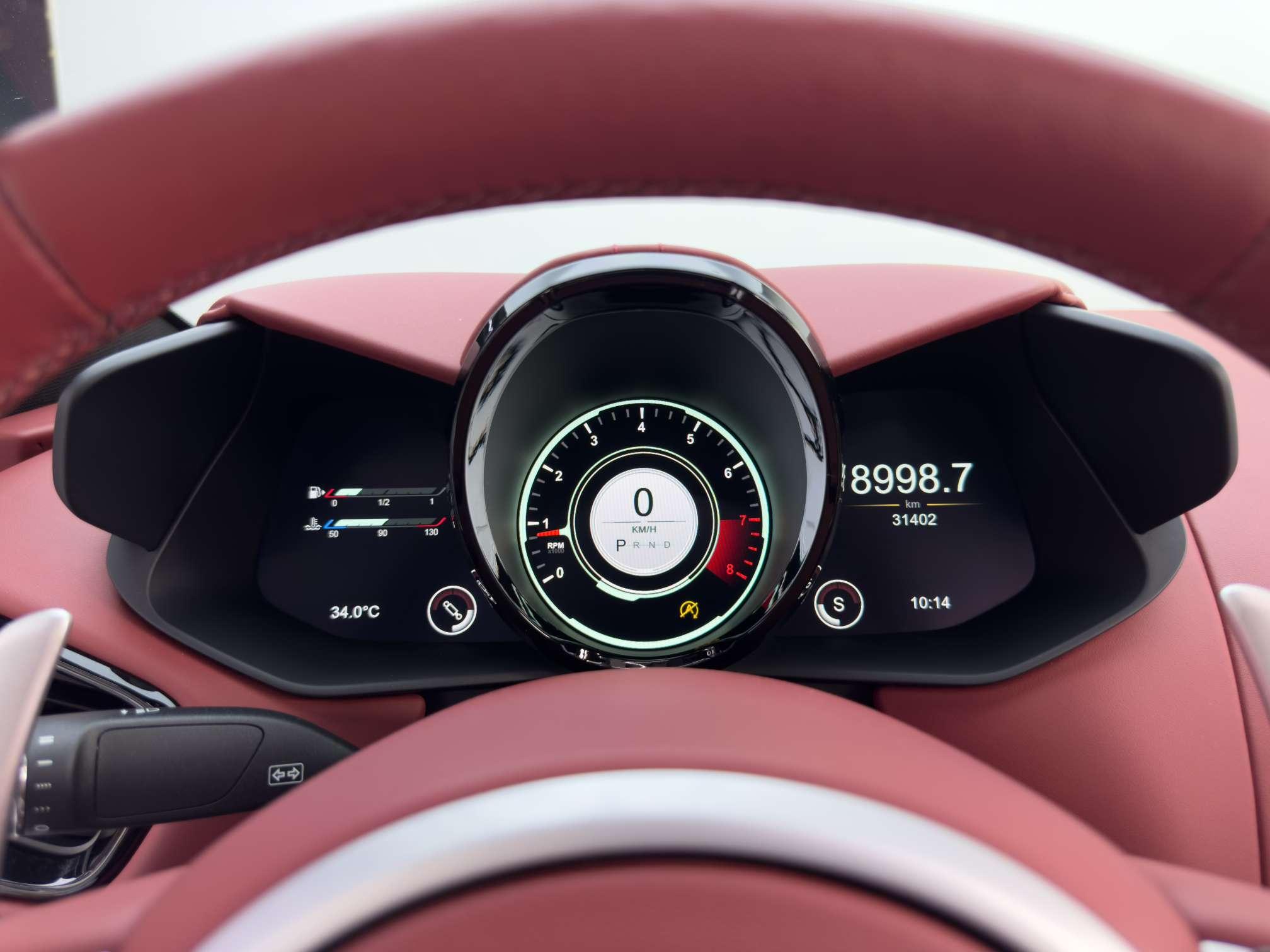 Aston Martin Vantage 4.0T V8 2022 thumb 11