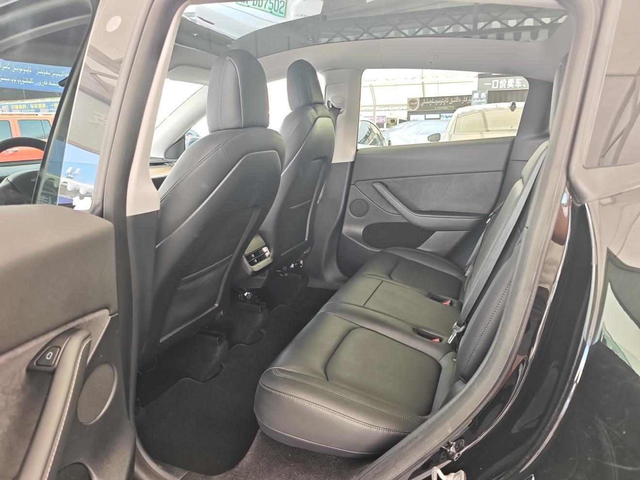 Tesla Model Y 2021 thumb 7