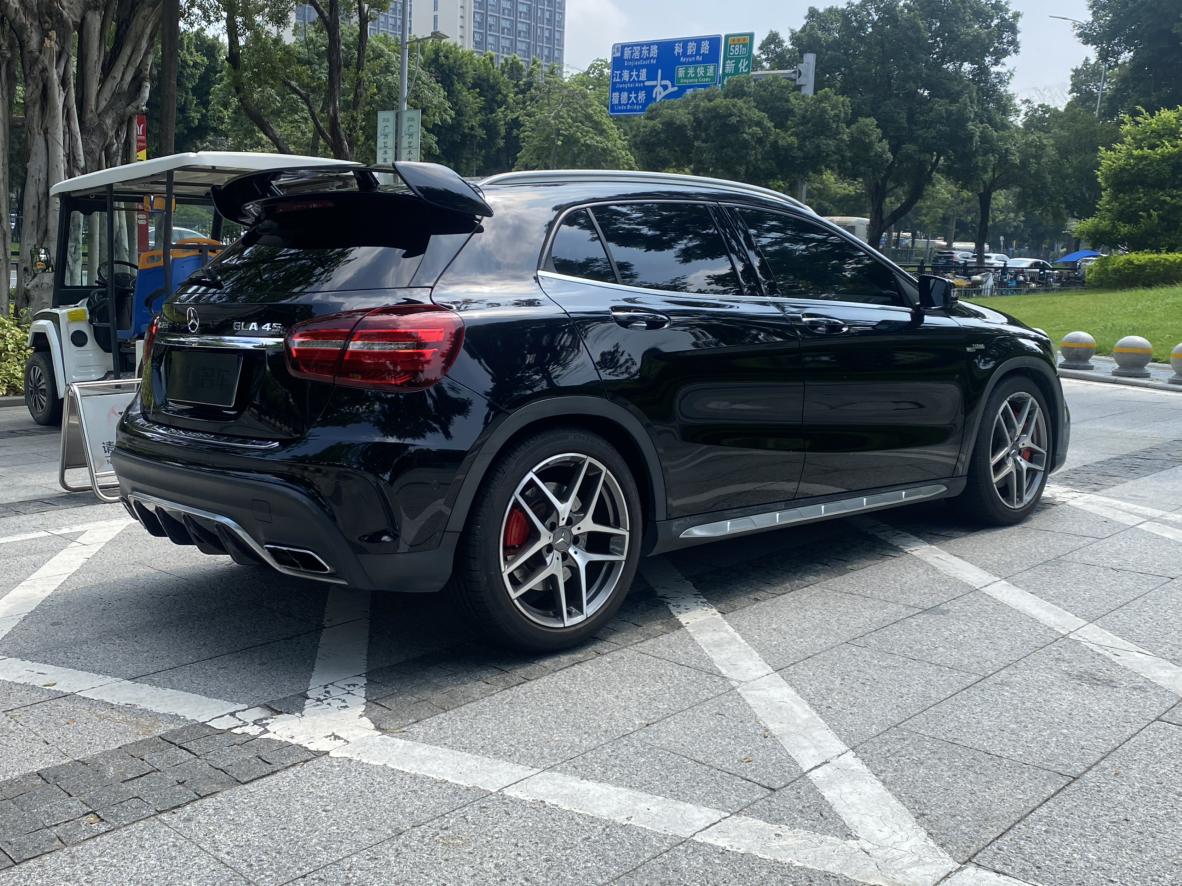 Mercedes-Benz GLA AMG 2017 thumb 5