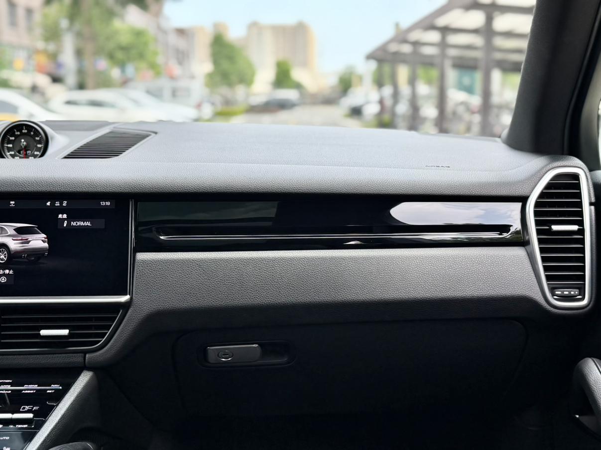 Porsche Cayenne 2018 thumb 4