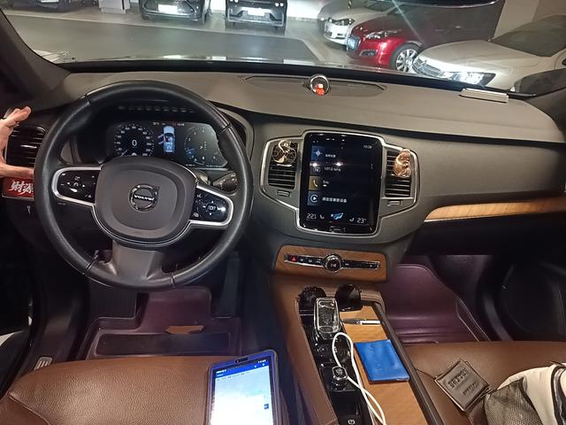 Volvo XC90 2022 thumb 3