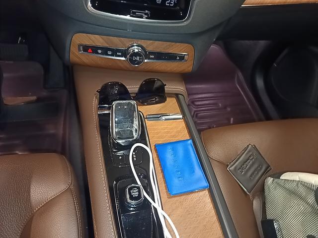 Volvo XC90 2022 thumb 7