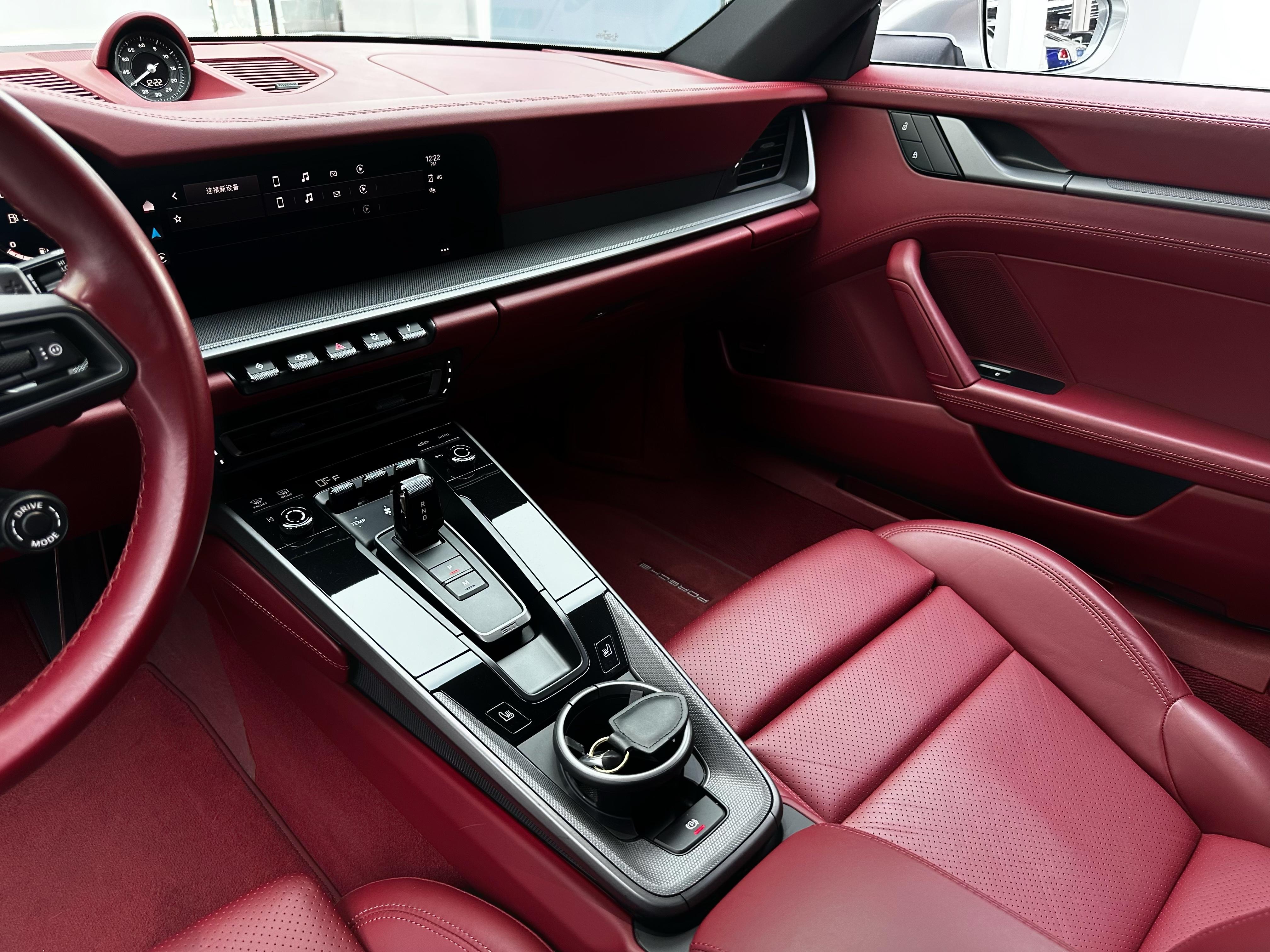 Porsche 911 2022 thumb 5