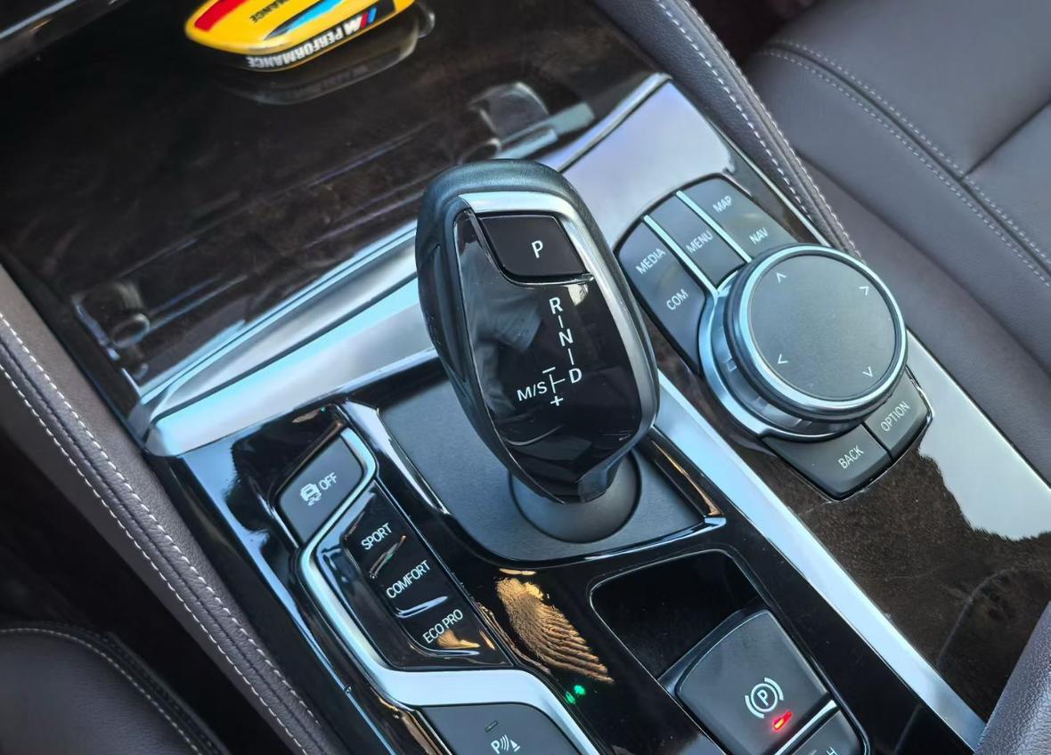 BMW 5 серии 2019 thumb 4