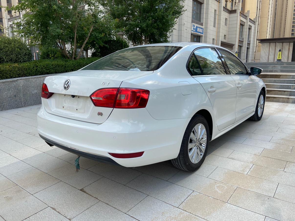Volkswagen Sagitar 2014 thumb 4