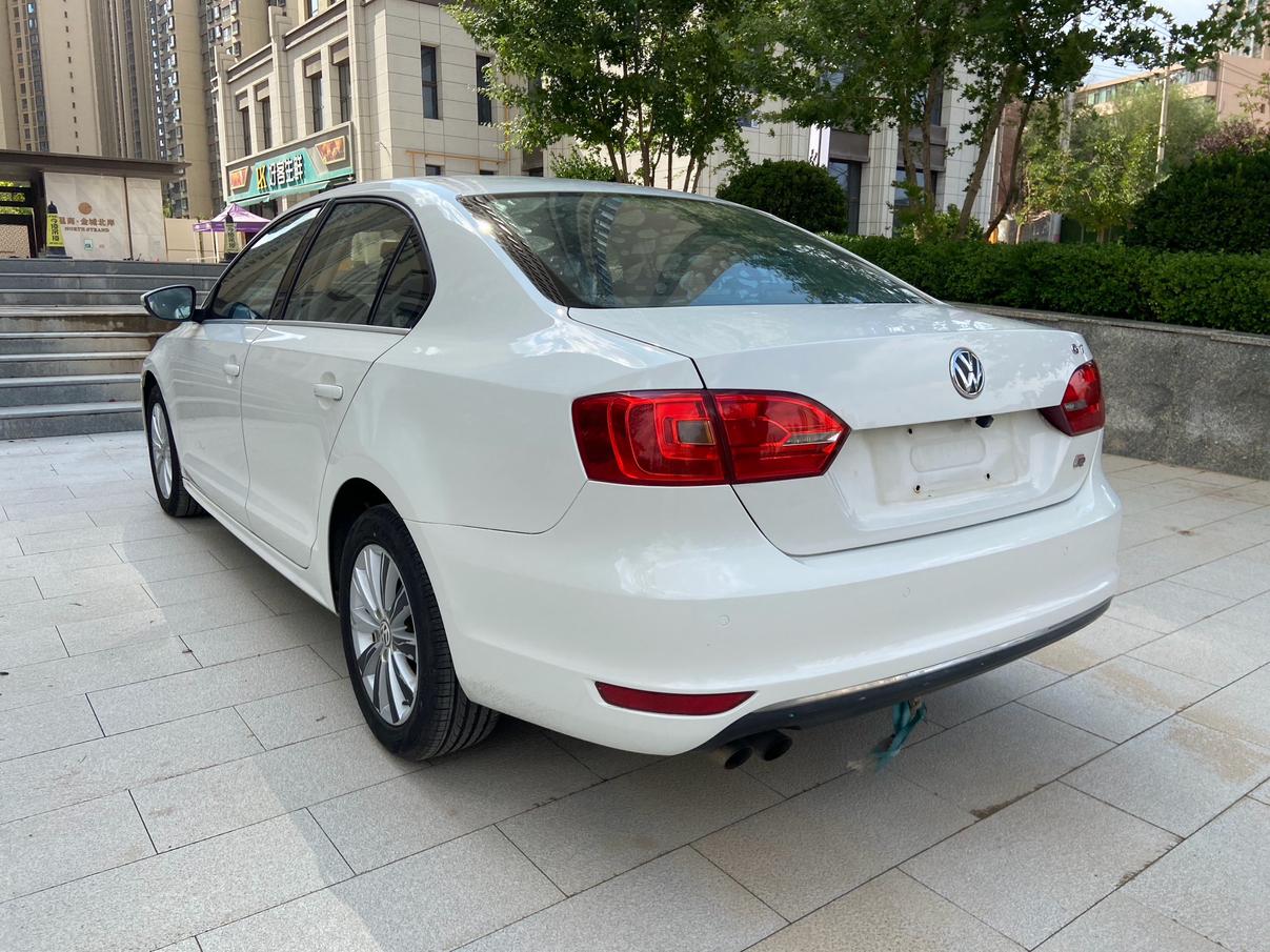 Volkswagen Sagitar 2014 thumb 11