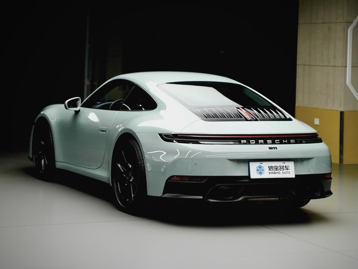 Porsche 911 2025 thumb 2