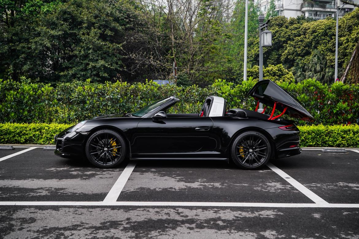Porsche 911 2016 thumb 2