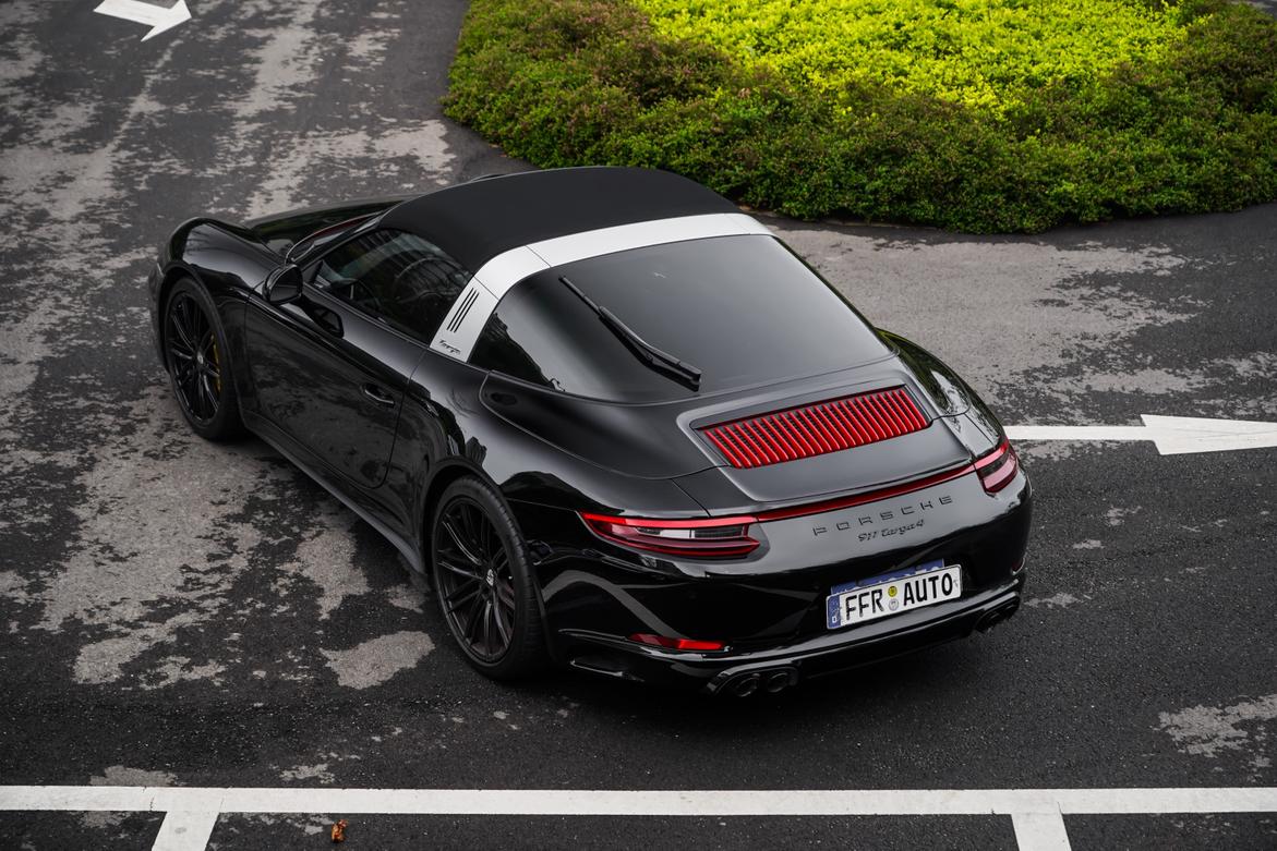Porsche 911 2016 thumb 3