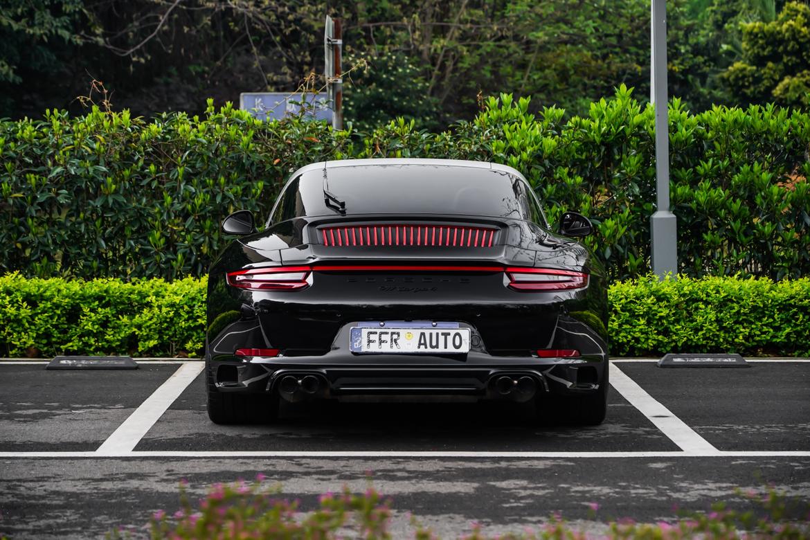 Porsche 911 2016 thumb 4