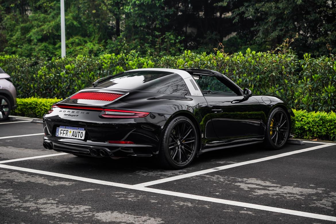 Porsche 911 2016 thumb 5