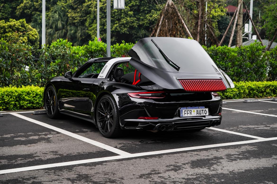 Porsche 911 2016 thumb 9