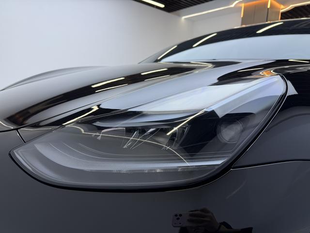 Tesla Model 3 2022 thumb 10