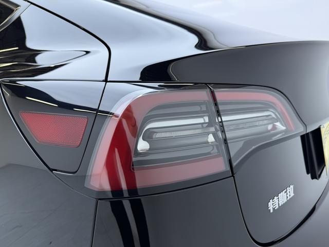 Tesla Model 3 2022 thumb 11