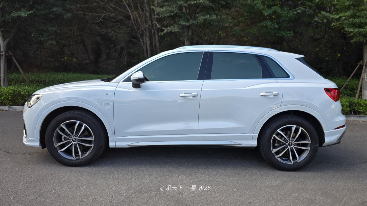 Audi Q3 2022 thumb 2