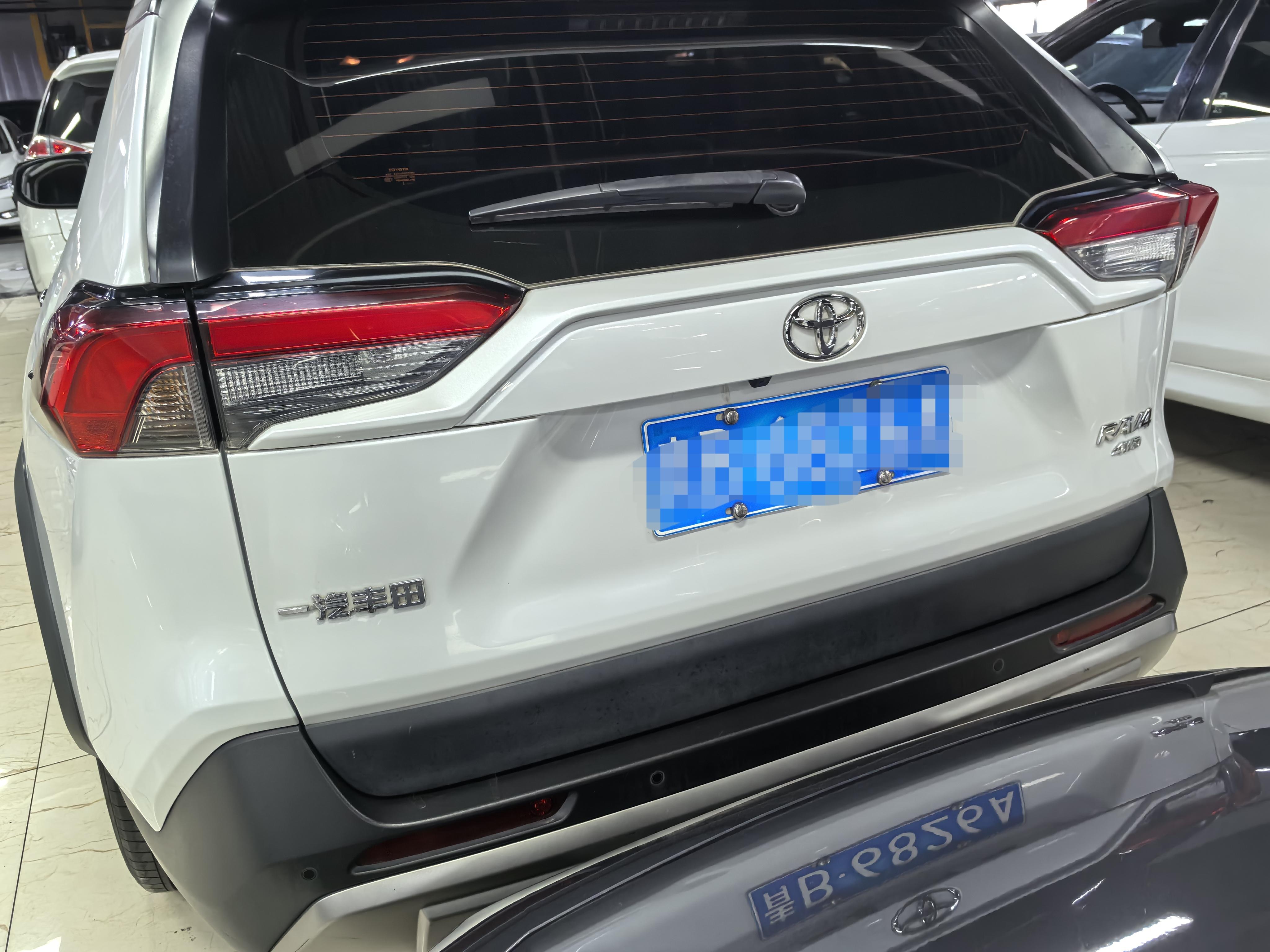 Toyota RAV4 2022 thumb 2
