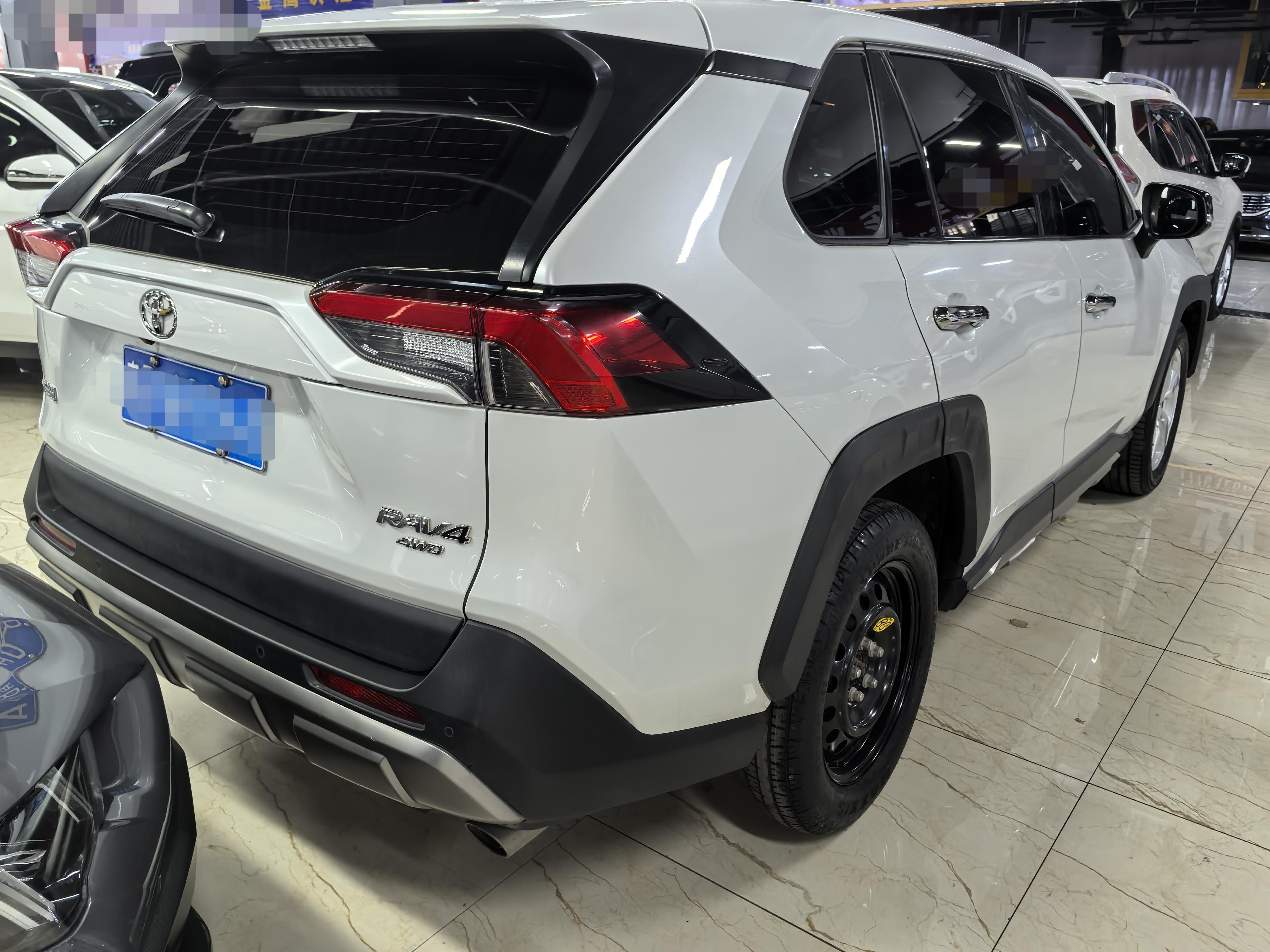 Toyota RAV4 2022 thumb 3