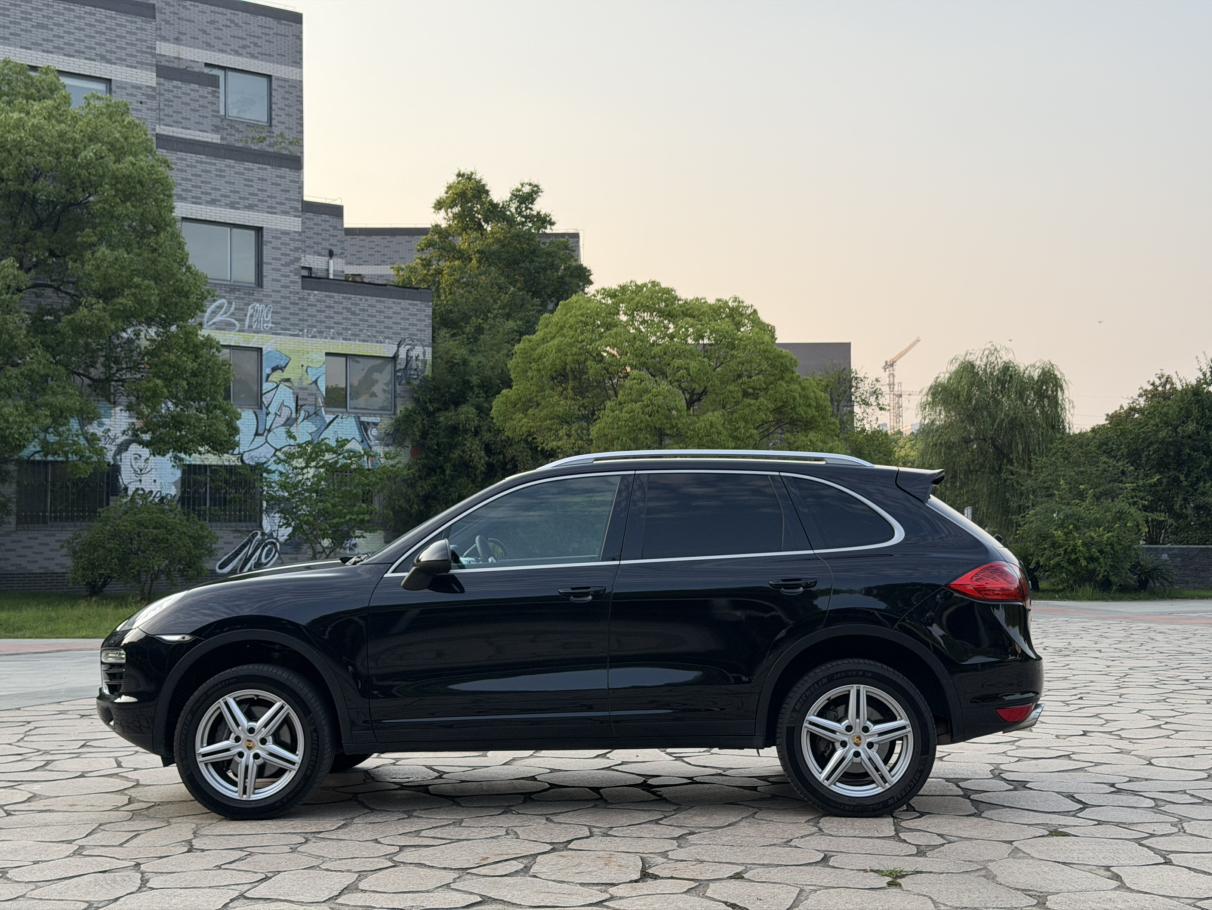 Porsche Cayenne 2014 thumb 2