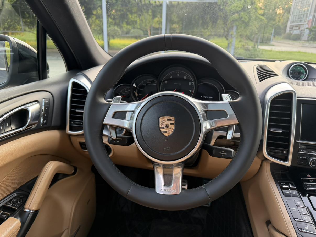 Porsche Cayenne 2014 thumb 9