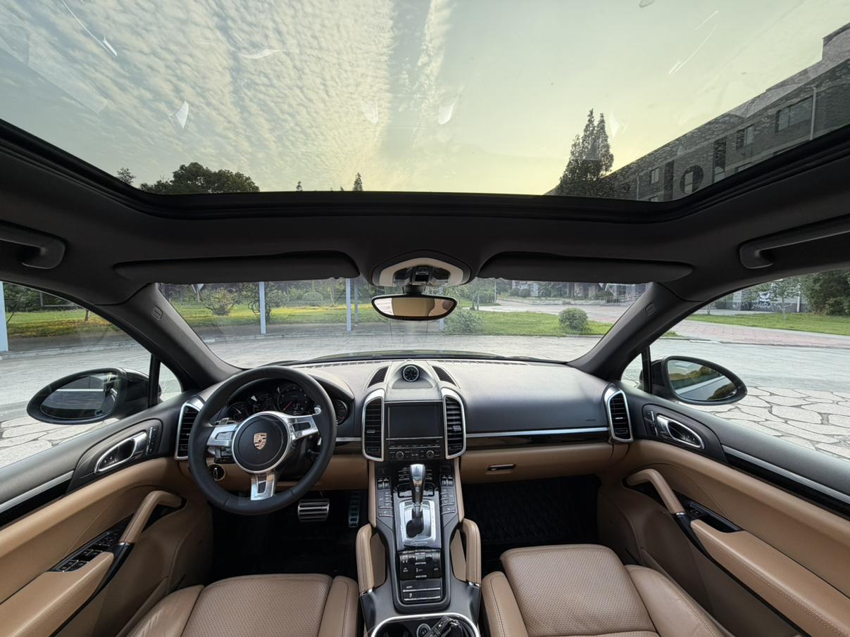 Porsche Cayenne 2014 thumb 10