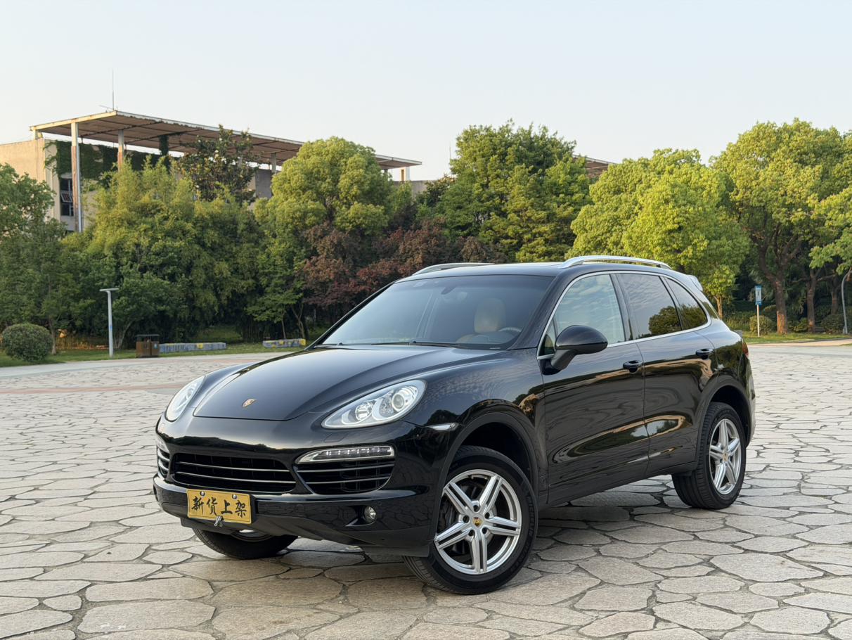 Porsche Cayenne 2014 thumb 12