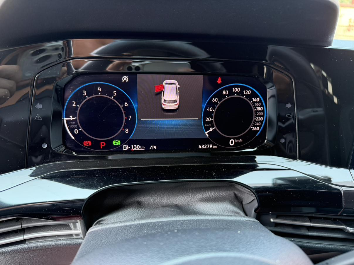 Volkswagen Golf Sportsvan 2023 thumb 4