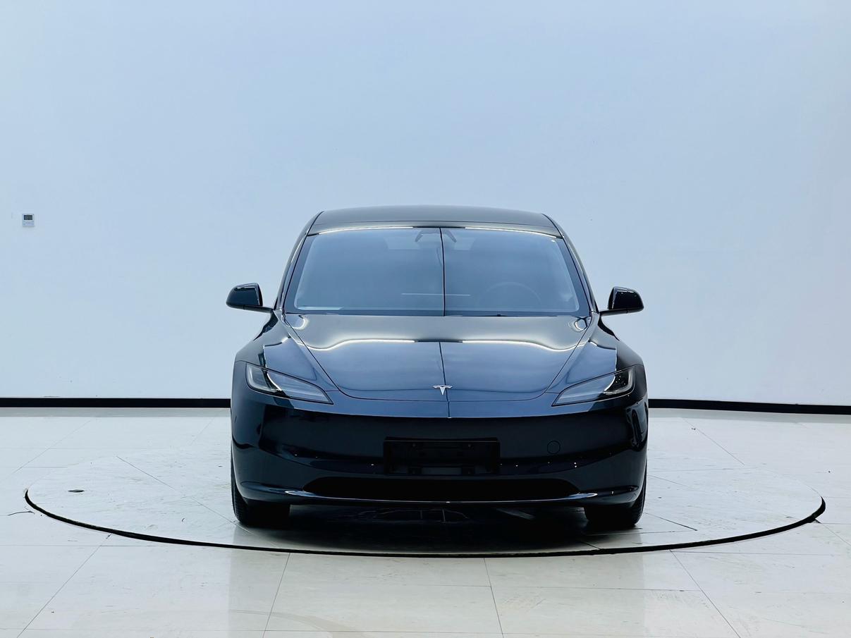 Tesla Model 3 2023 thumb 5