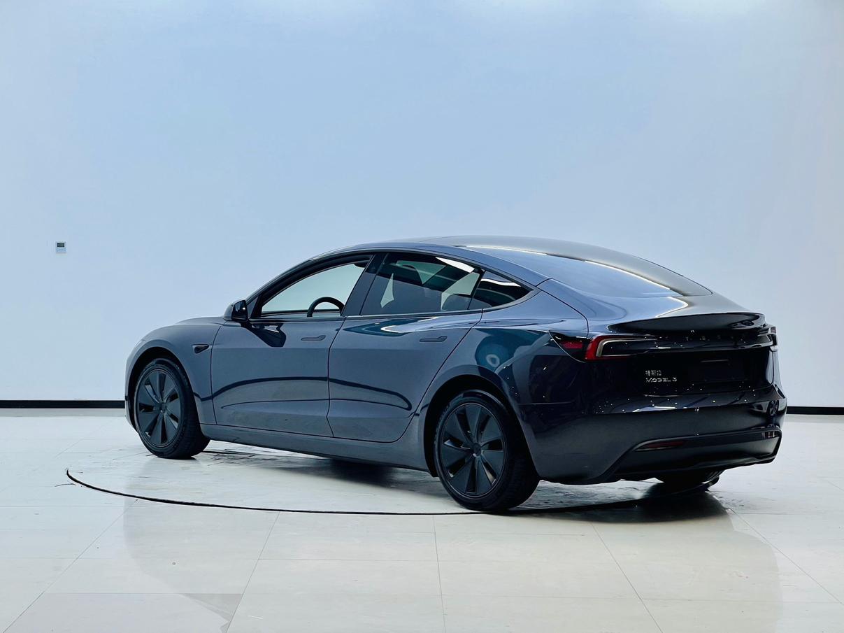 Tesla Model 3 2023 thumb 8