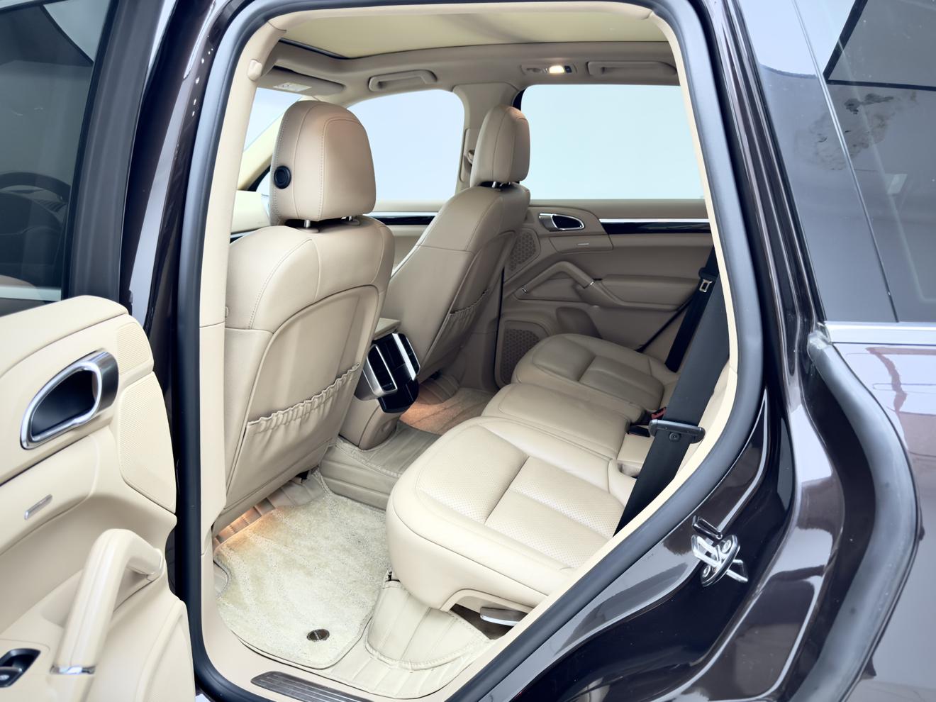Porsche Cayenne 2016 thumb 12