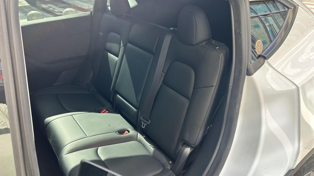 Tesla Model Y 2022 thumb 12