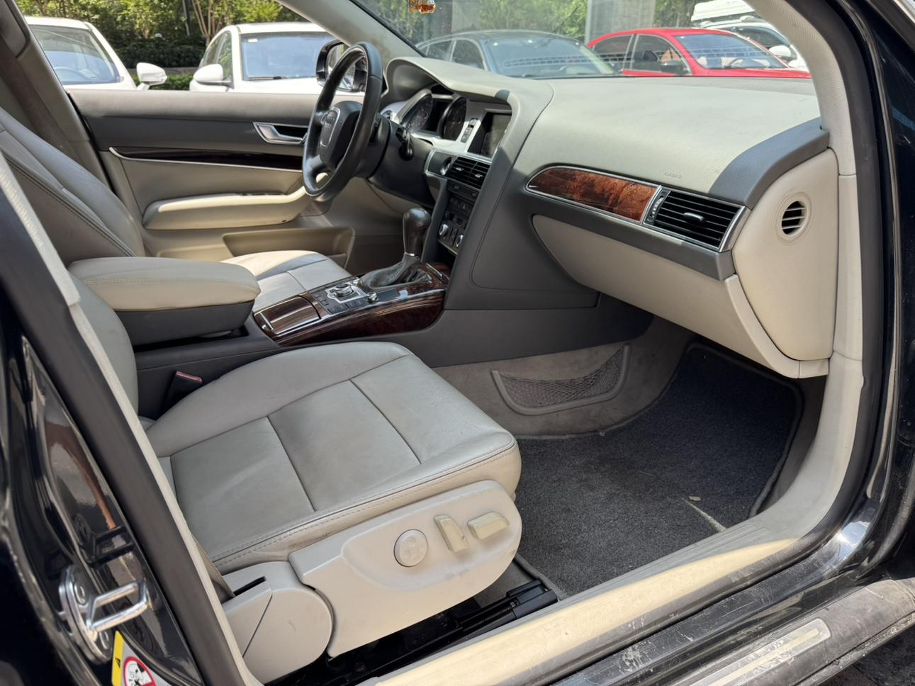 Audi A6 2010 thumb 8