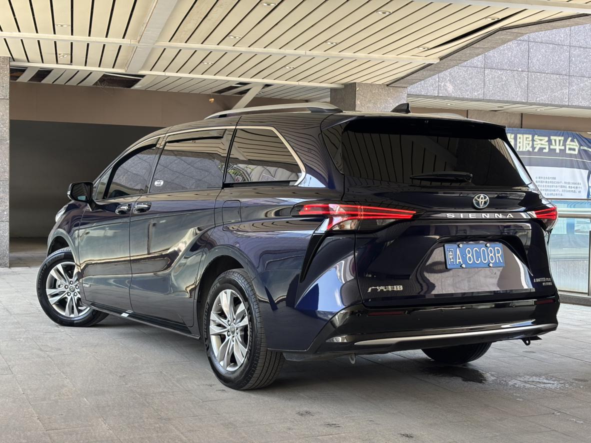 Toyota Sienna 2021 thumb 2