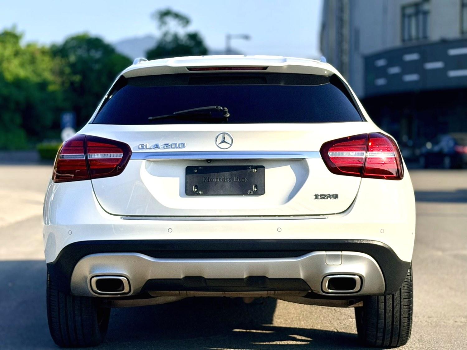 Mercedes-Benz GLA 2018 thumb 2