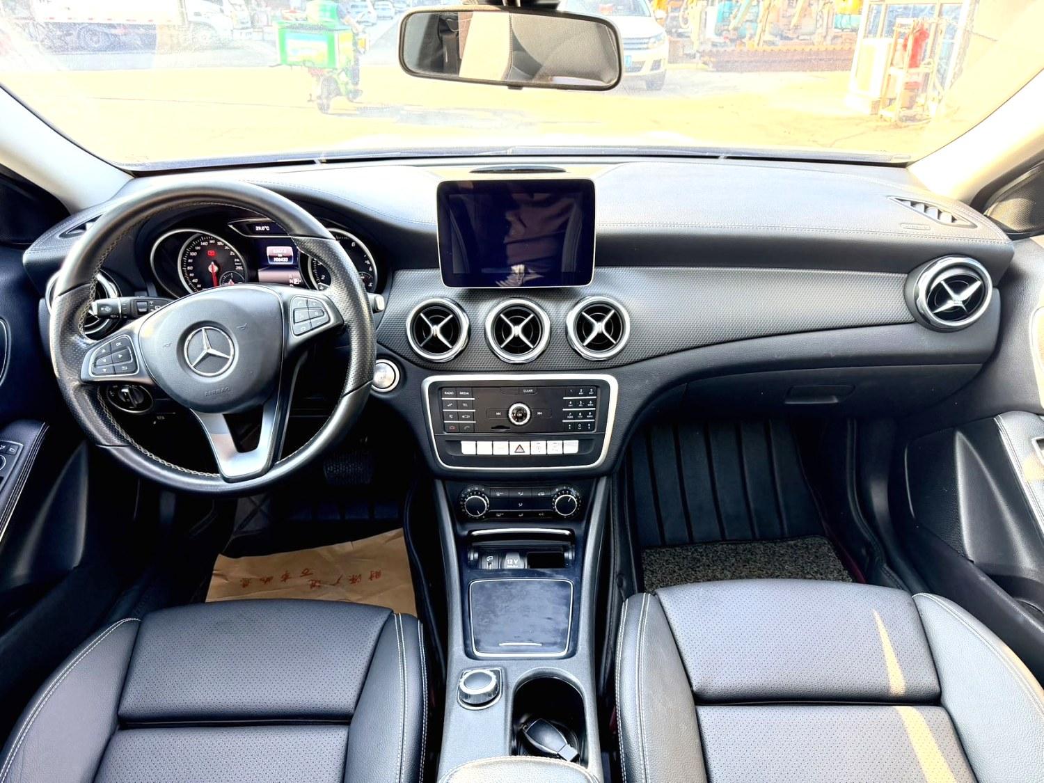 Mercedes-Benz GLA 2018 thumb 5
