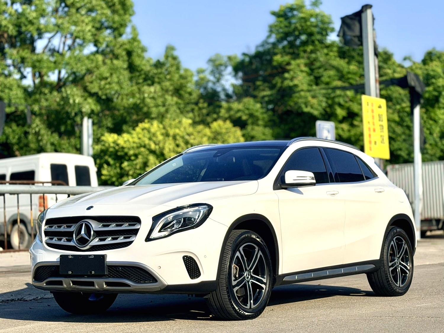 Mercedes-Benz GLA 2018 thumb 8