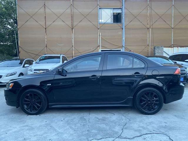 Mitsubishi Yi Shen 2010 thumb 2