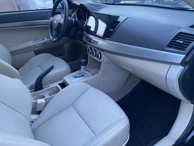 Mitsubishi Yi Shen 2010 thumb 6